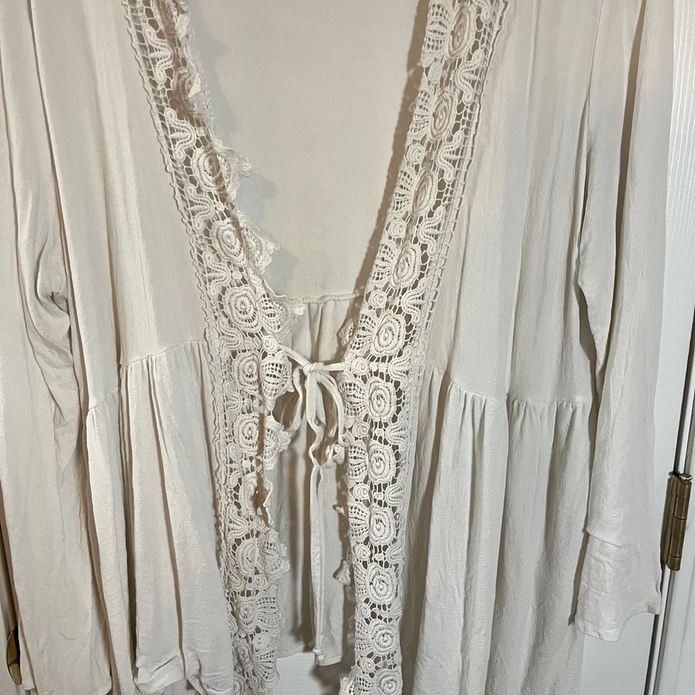 Skylar & Jade ivory blouse with lace, tie front, SZ 2X, Boho, great for layering